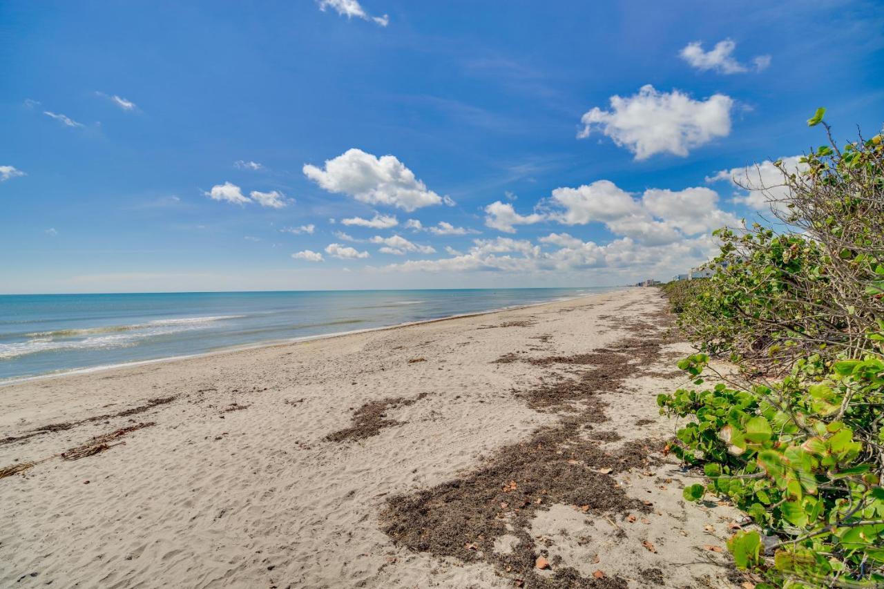 Oceanfront Satellite Beach Condo With Balcony, Views Bagian luar foto