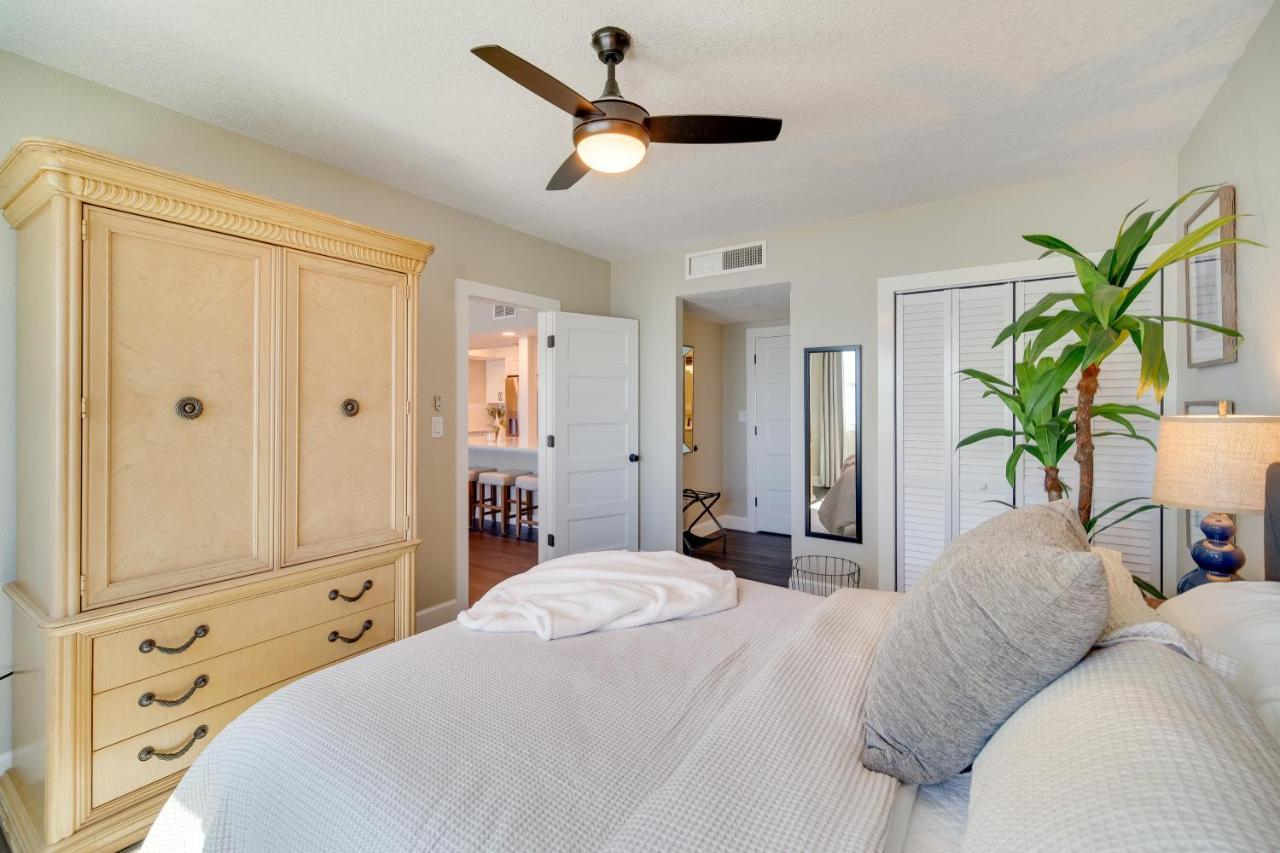 Oceanfront Satellite Beach Condo With Balcony, Views Bagian luar foto