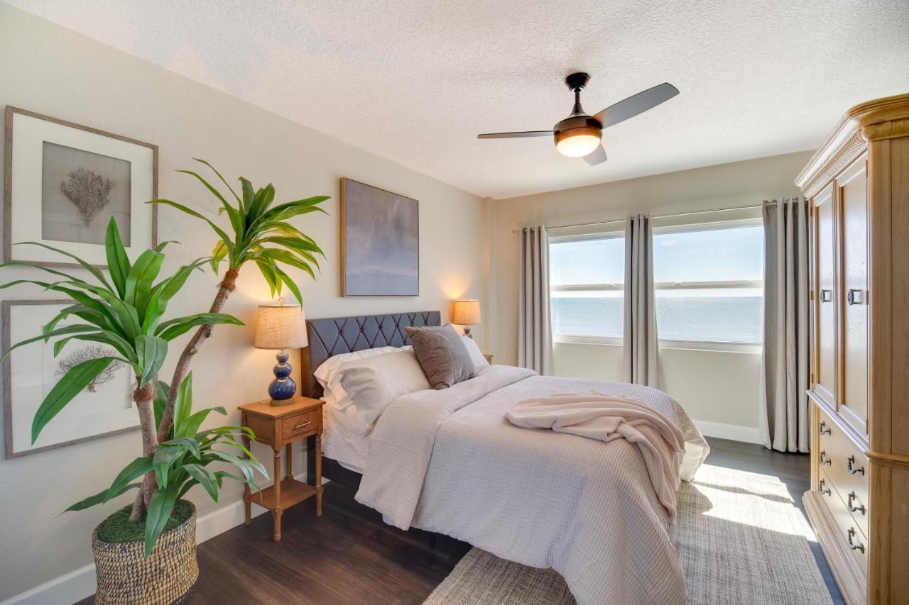 Oceanfront Satellite Beach Condo With Balcony, Views Bagian luar foto